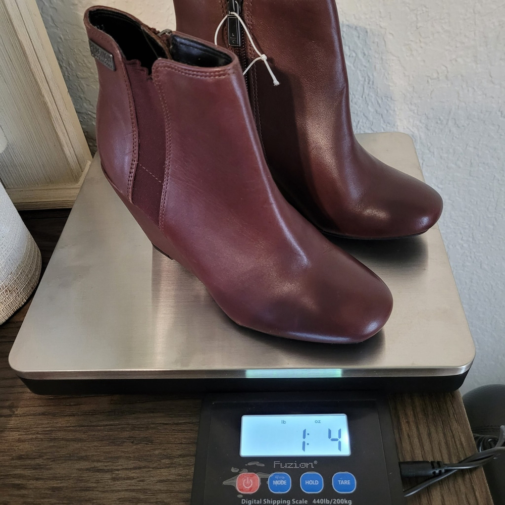 NWOB Women's Reaction Kenneth Cole Marcy Brown Genuine Leather Wedge Booties 5 - Picture 10 of 10